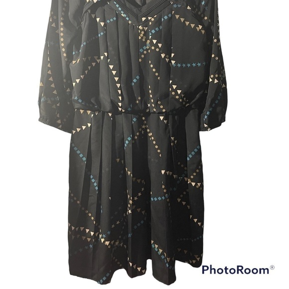 Jessica Simpson Women Size 10 Geometric Star Pleated Black Dress - Picture 2 of 5